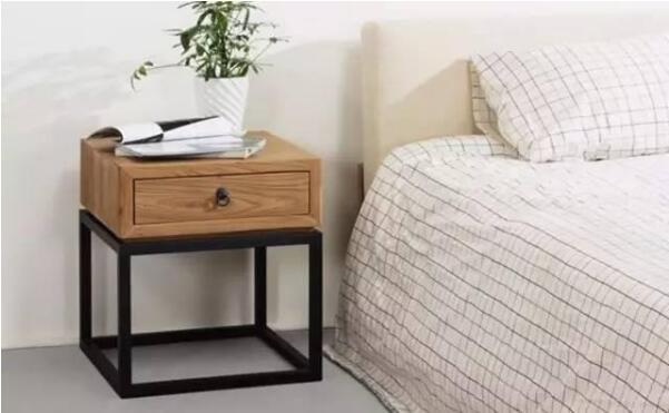 房子裝修完，買了床，床頭柜該如何選擇？