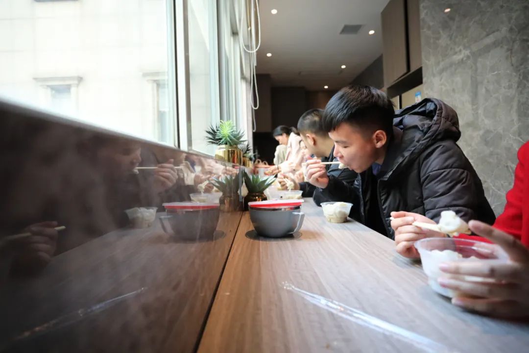 冬至丨溫暖如約而至，平安順?biāo)欤?>
        							</a>
        						</div>
        						
        						<div   id=